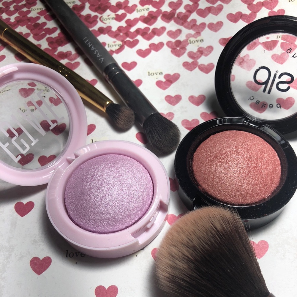 Baked colorful highlighters😍 brush not included!